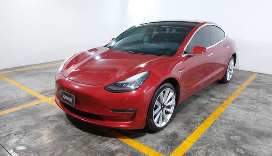 Tesla • Model 3