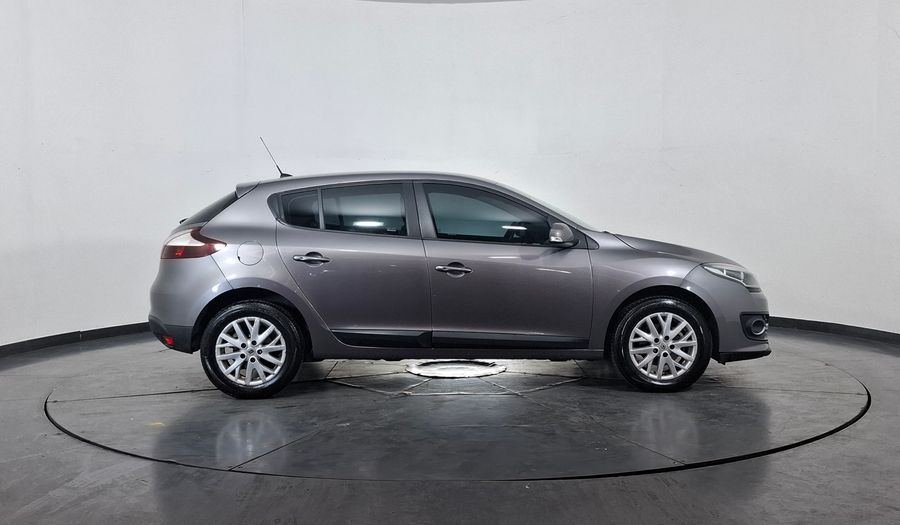 Renault Megane 1.6 MEGANE III LUXE PACK Hatchback 2016