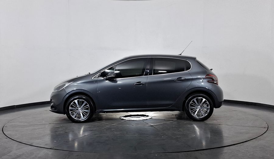 Peugeot 208 1.6 FELINE Hatchback 2018