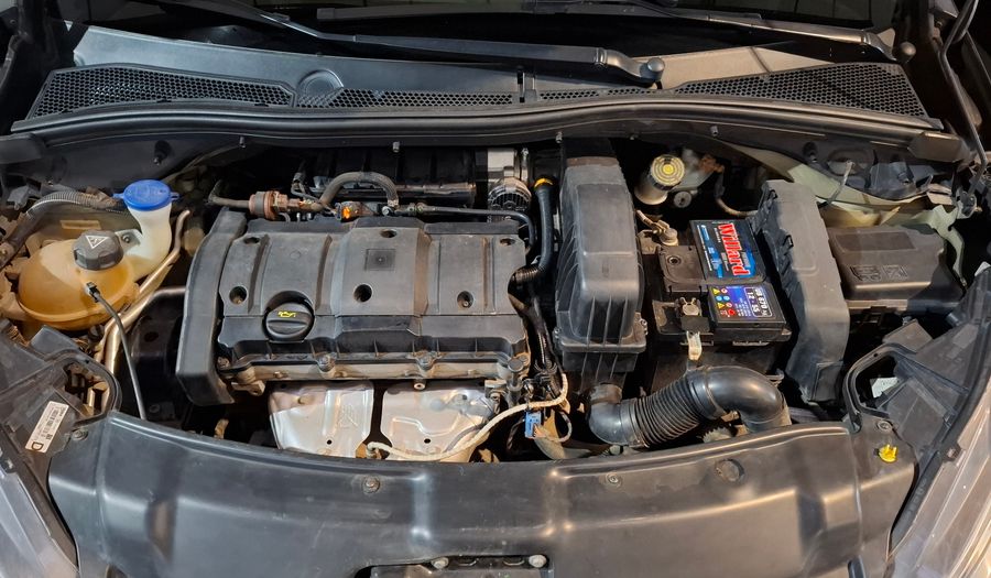 Peugeot 208 1.6 FELINE Hatchback 2018