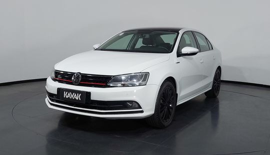 Volkswagen • Jetta