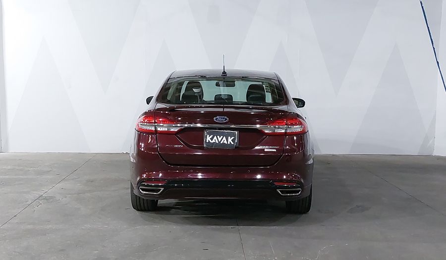 Ford Fusion 2.0 GTDI TITANIUM PLUS AT Sedan 2017
