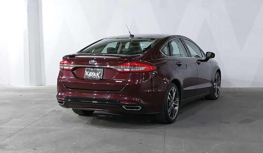 Ford Fusion 2.0 GTDI TITANIUM PLUS AT Sedan 2017