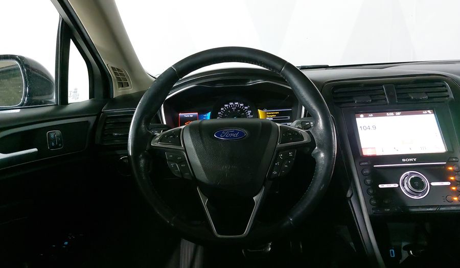 Ford Fusion 2.0 GTDI TITANIUM PLUS AT Sedan 2017