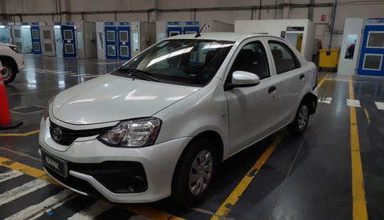 Toyota • Etios