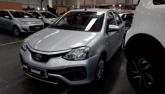Toyota • Etios