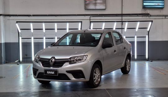 Renault • Logan