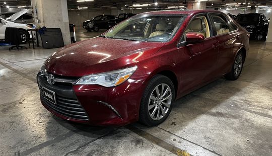 Toyota • Camry