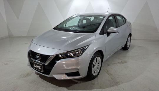 Nissan • Versa