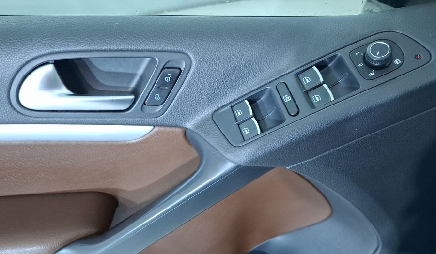 Volkswagen Tiguan 2.0 TRACK & FUN PIEL Suv 2016