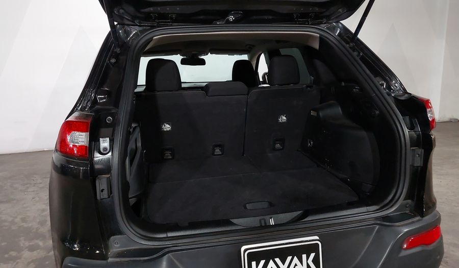 Jeep Cherokee 2.4 LATITUDE 4X2 Suv 2016