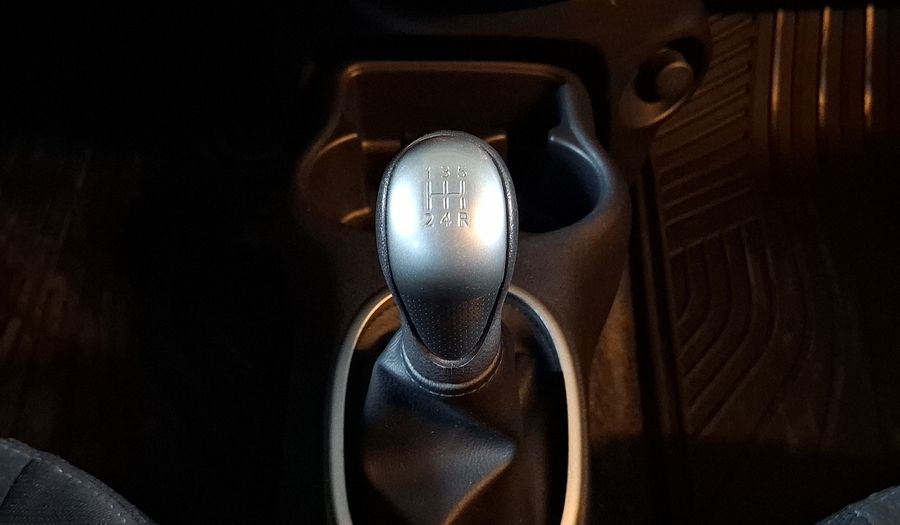 Nissan March 1.6 ADVANCE Hatchback 2021
