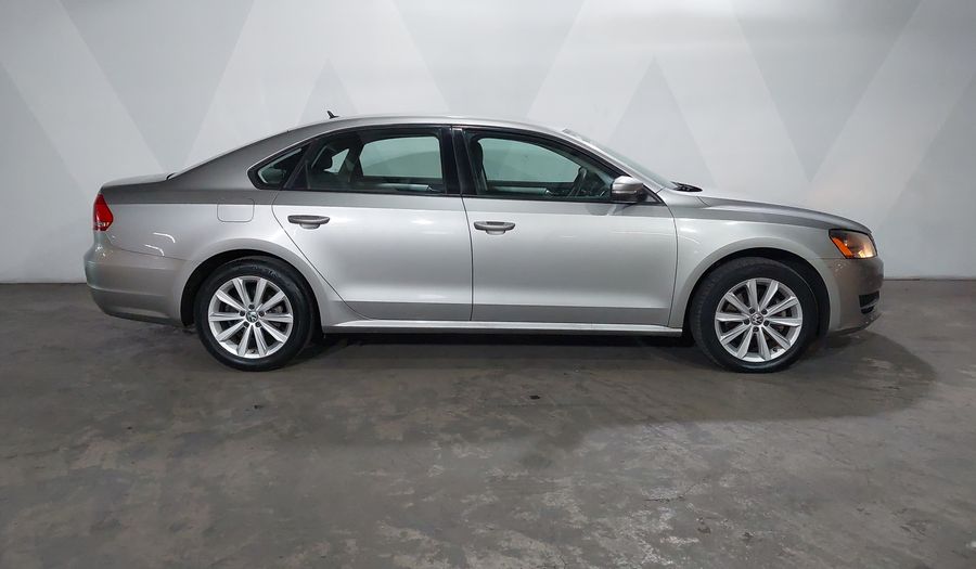 Volkswagen Passat 2.5 COMFORTLINE TIPTRONIC Sedan 2014