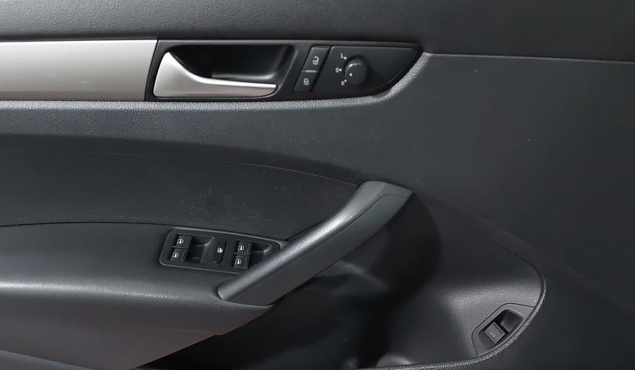 Volkswagen Passat 2.5 COMFORTLINE TIPTRONIC Sedan 2014