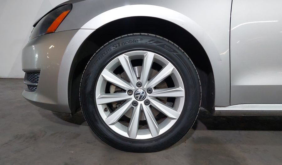 Volkswagen Passat 2.5 COMFORTLINE TIPTRONIC Sedan 2014