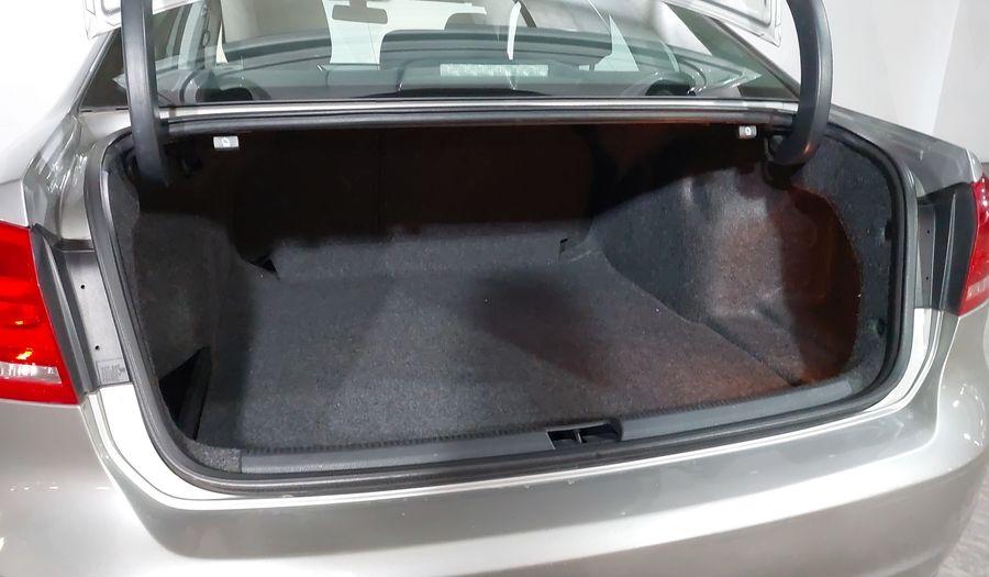 Volkswagen Passat 2.5 COMFORTLINE TIPTRONIC Sedan 2014