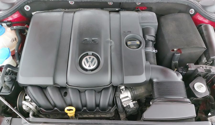 Volkswagen Jetta 2.5 COMFORTLINE TIP. BOLSAS AIRE DEL. Sedan 2016