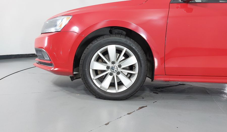 Volkswagen Jetta 2.5 COMFORTLINE TIP. BOLSAS AIRE DEL. Sedan 2016