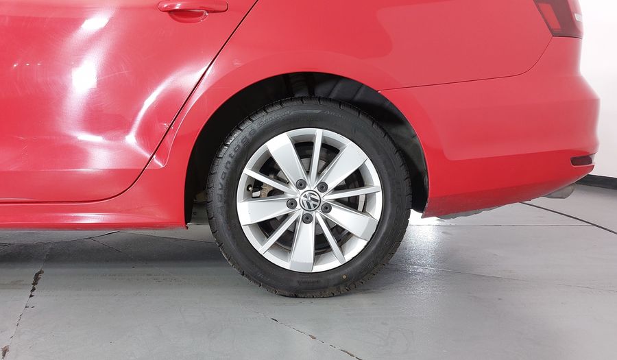 Volkswagen Jetta 2.5 COMFORTLINE TIP. BOLSAS AIRE DEL. Sedan 2016