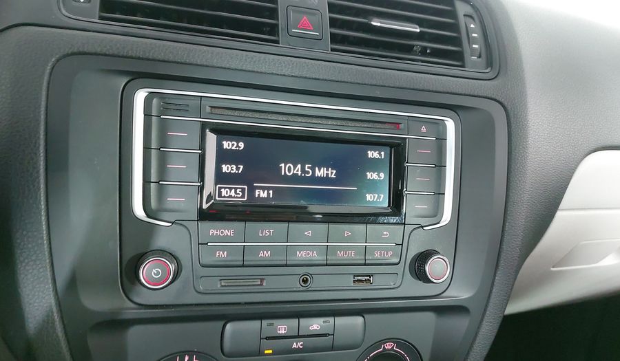 Volkswagen Jetta 2.5 COMFORTLINE TIP. BOLSAS AIRE DEL. Sedan 2016