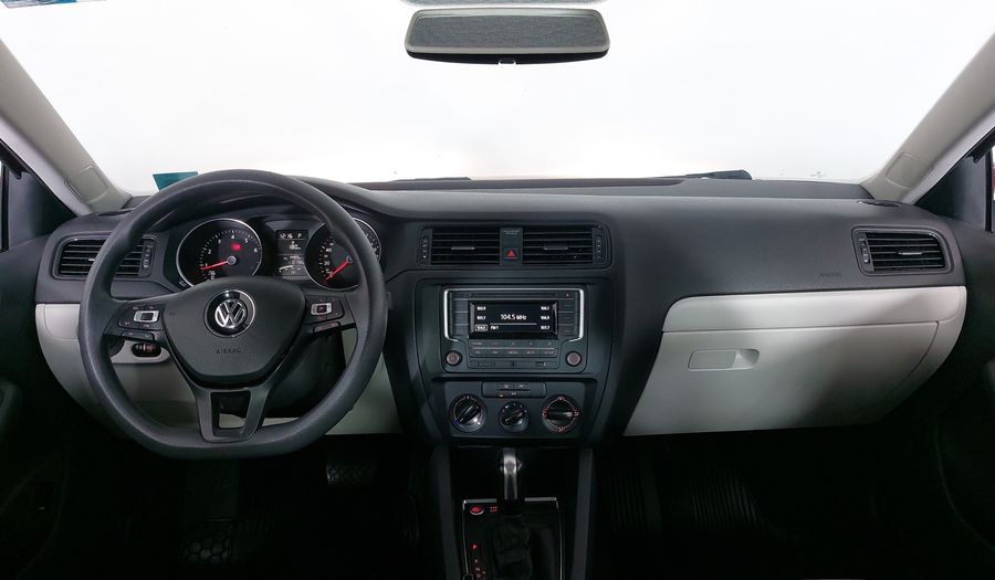 Volkswagen Jetta 2.5 COMFORTLINE TIP. BOLSAS AIRE DEL. Sedan 2016