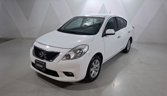 Nissan • Versa