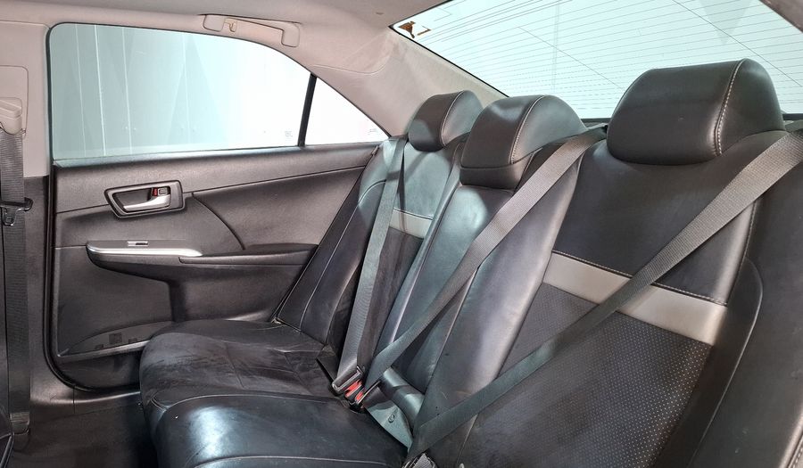 Toyota Camry 3.5 SE V6 6AT Sedan 2012