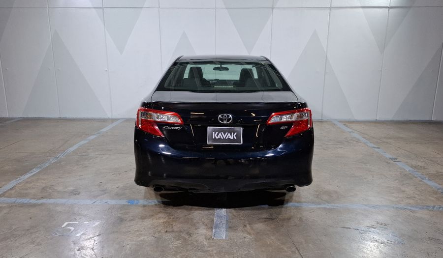 Toyota Camry 3.5 SE V6 6AT Sedan 2012