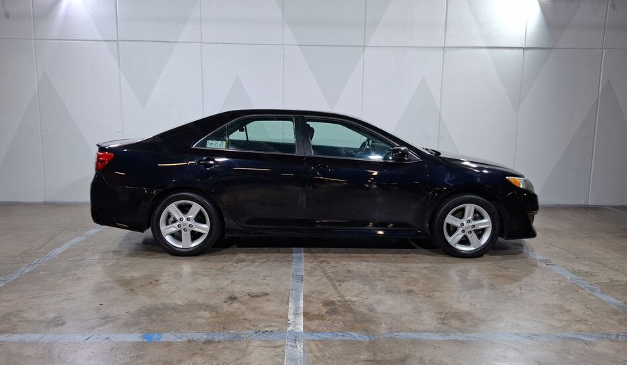 Toyota Camry 3.5 SE V6 6AT Sedan 2012