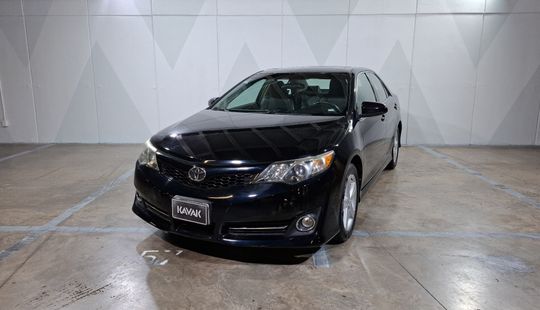 Toyota • Camry