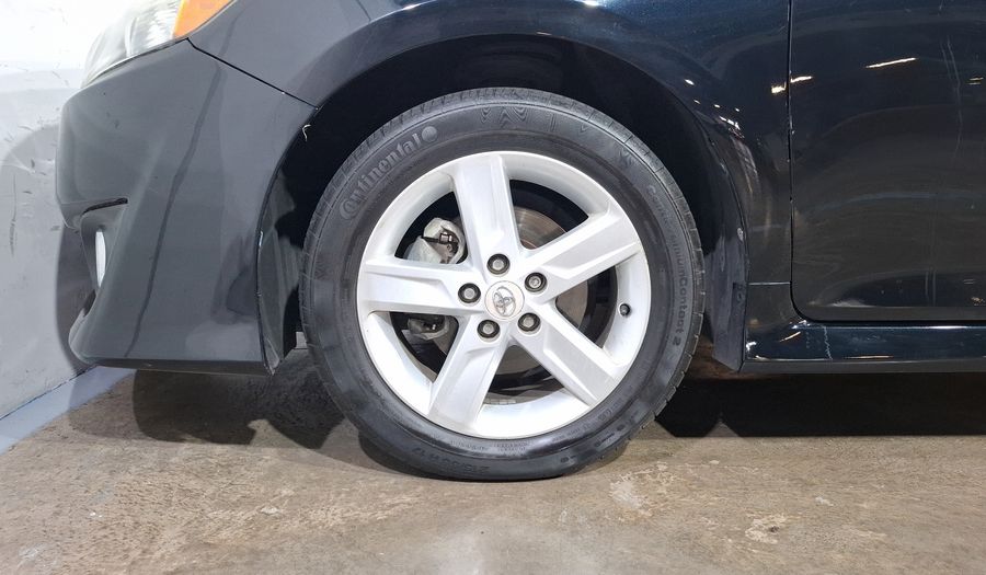 Toyota Camry 3.5 SE V6 6AT Sedan 2012