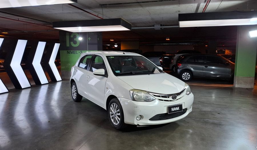 Toyota Etios 1.5 XLS Hatchback 2014