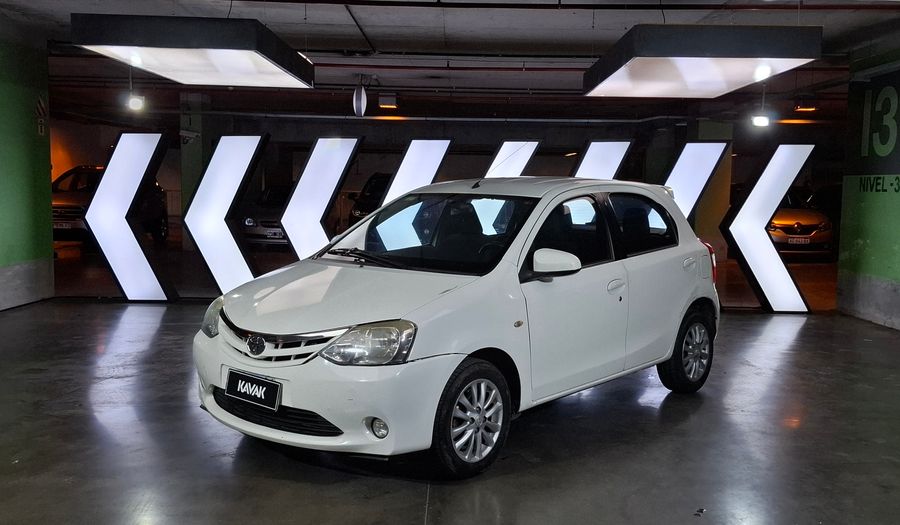 Toyota Etios 1.5 XLS Hatchback 2014