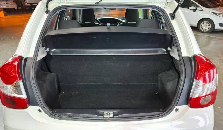 Toyota Etios 1.5 XLS Hatchback 2014