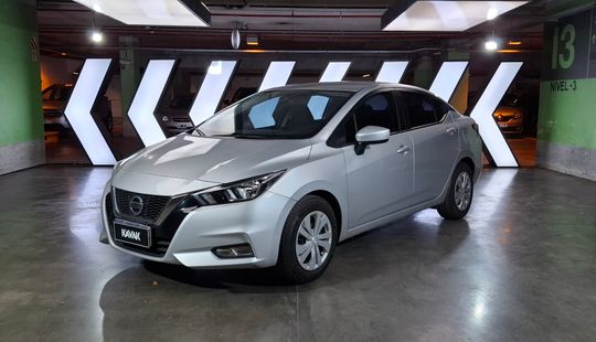 Nissan • Versa