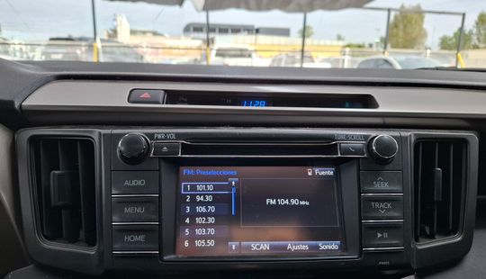 Toyota • RAV4