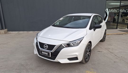 Nissan • Versa