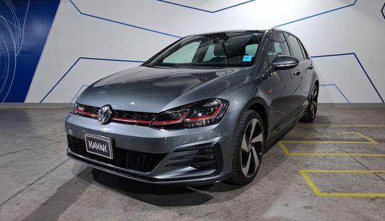 Volkswagen • Golf