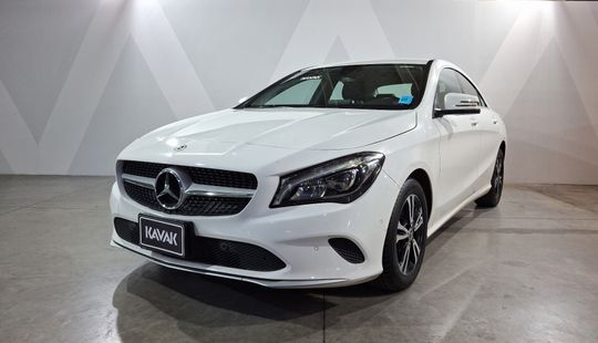 Mercedes Benz • Clase CLA