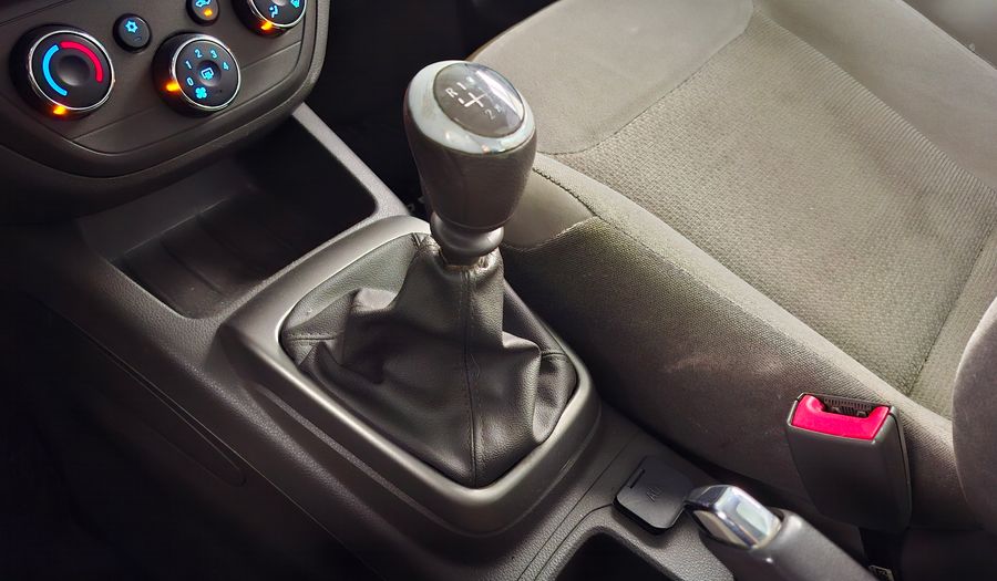Chevrolet Spin 1.8 LTZ 5S Hatchback 2013