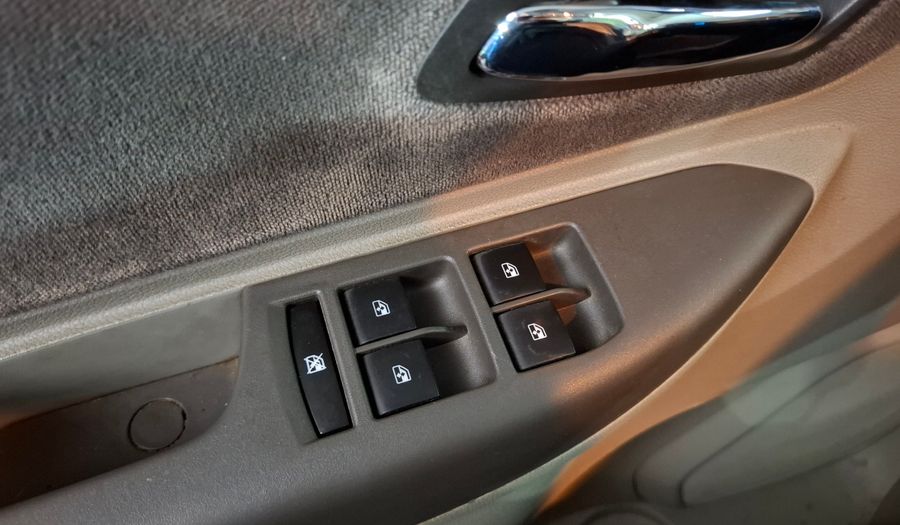Chevrolet Spin 1.8 LTZ 5S Hatchback 2013