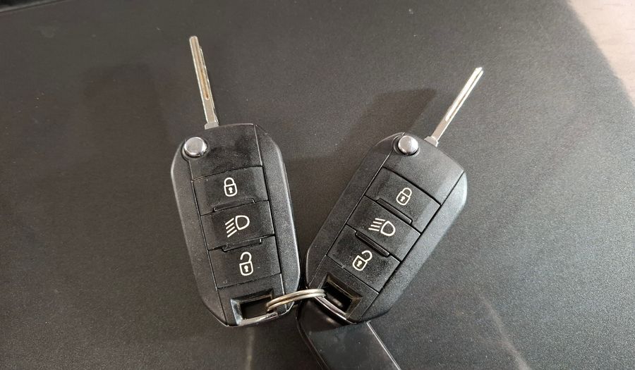 Peugeot 208 1.6 FELINE Hatchback 2019