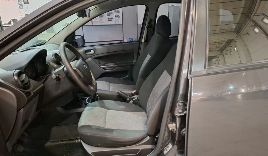 Ford Fiesta 1.6 AMBIENTE PLUS Hatchback 2011