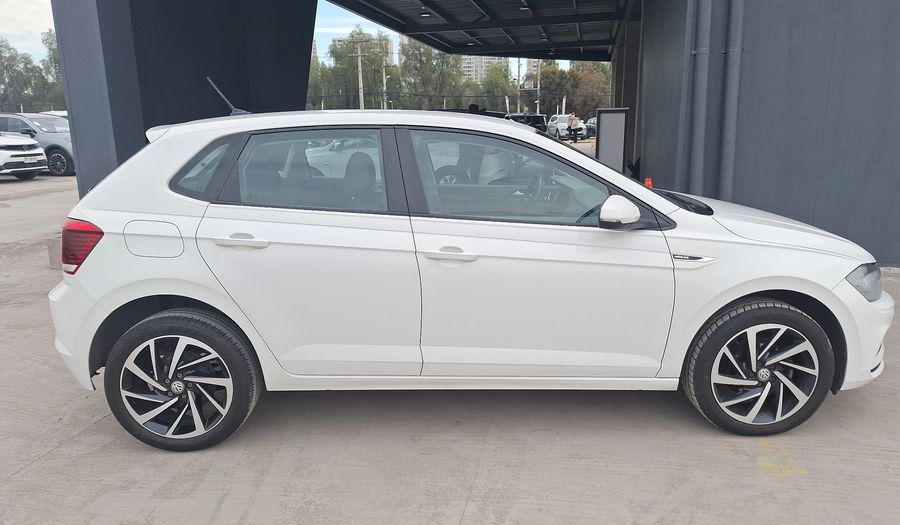 Volkswagen Polo 1.6 AUTO 110 CV HIGHLINE Hatchback 2021