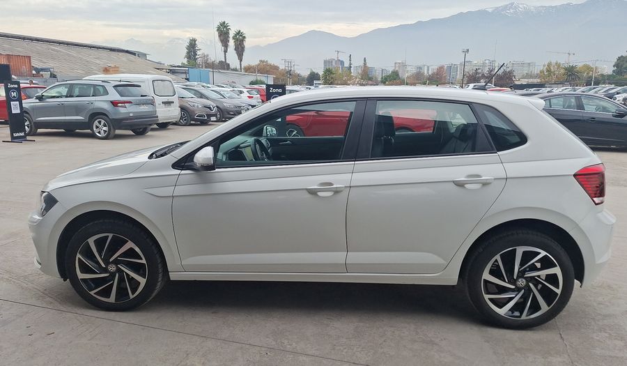 Volkswagen Polo 1.6 AUTO 110 CV HIGHLINE Hatchback 2021