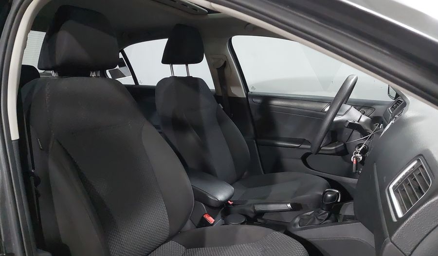 Volkswagen Jetta 2.5 STYLE ACTIVE TIPTRONIC Sedan 2014