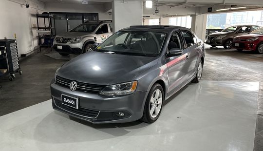 Volkswagen • Jetta