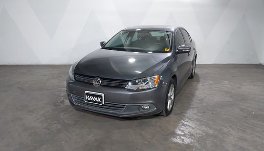 Volkswagen • Jetta