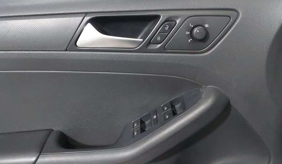 Volkswagen Jetta 2.5 STYLE ACTIVE TIPTRONIC Sedan 2014