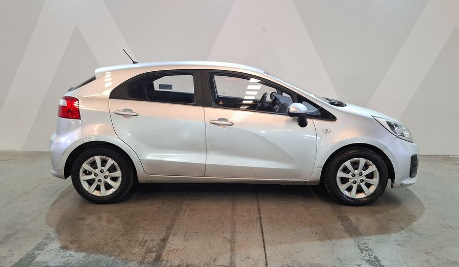 Kia Rio 1.6 LX MT Hatchback 2016